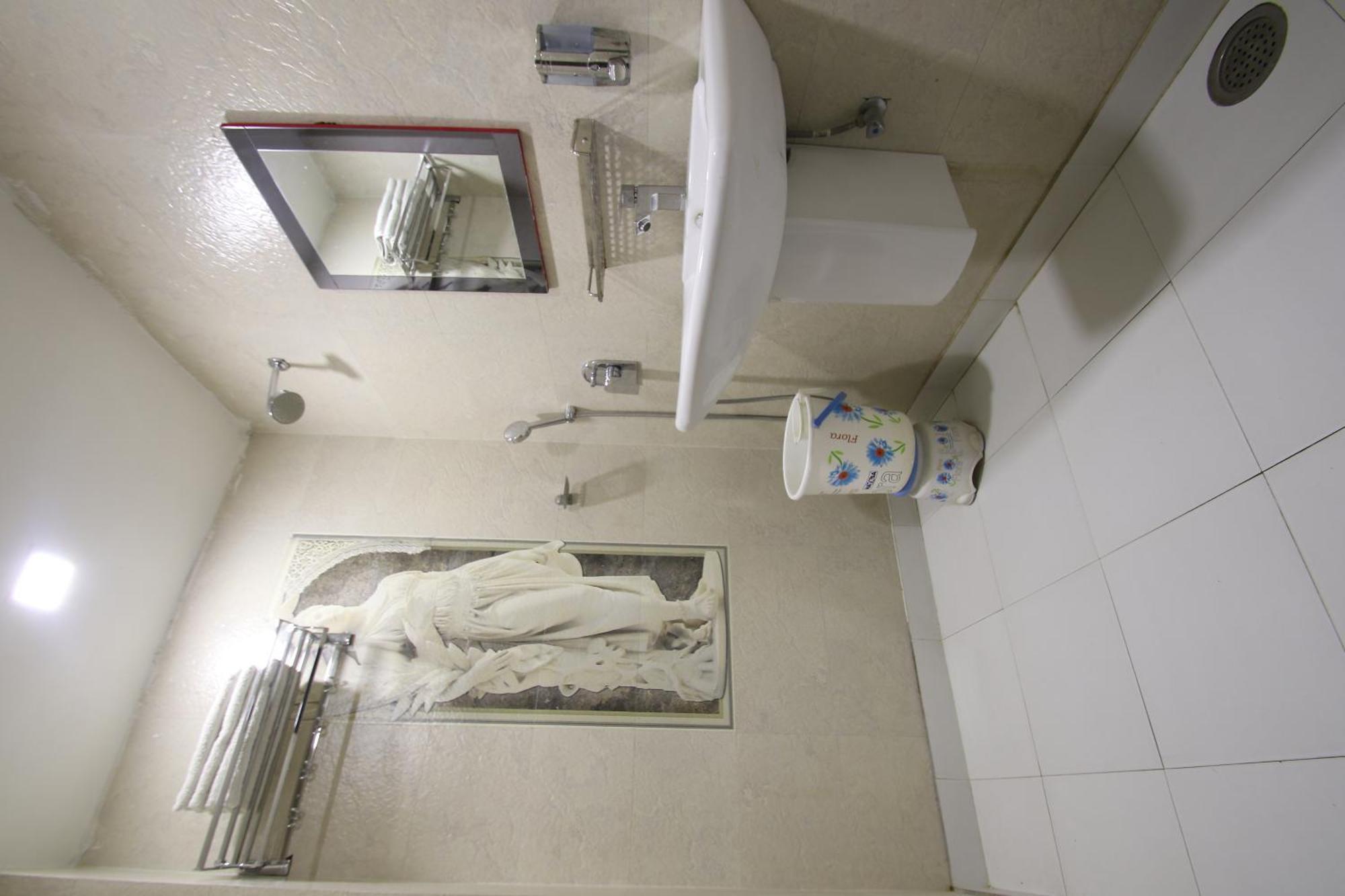 Hotel Hill Palace -Near Karol Bagh Metro Station Delhi  Eksteriør billede