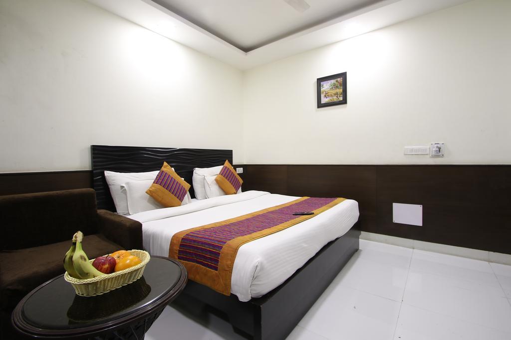 Hotel Hill Palace -Near Karol Bagh Metro Station Delhi  Eksteriør billede