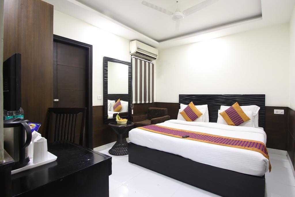 Hotel Hill Palace -Near Karol Bagh Metro Station Delhi  Eksteriør billede