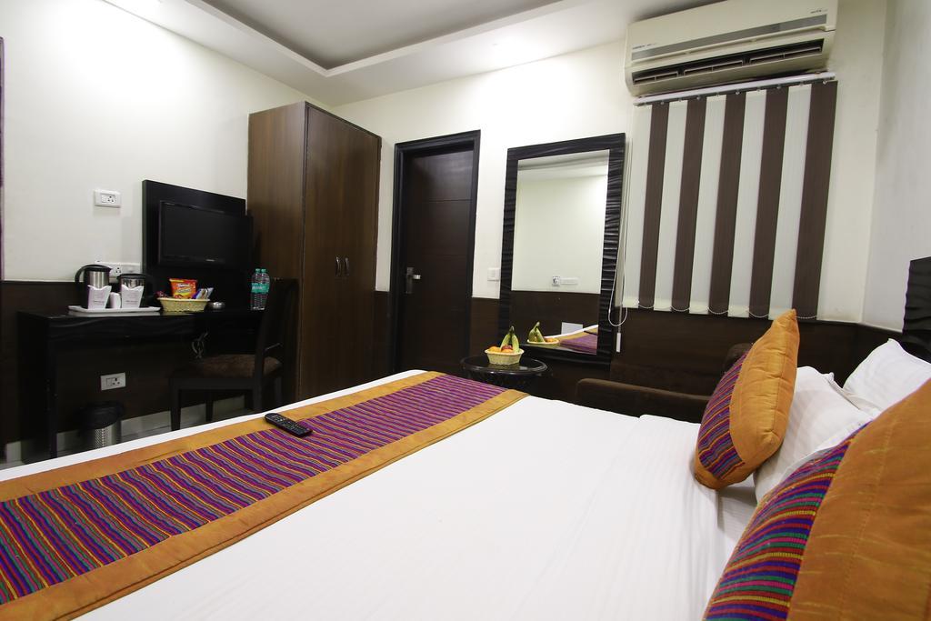 Hotel Hill Palace -Near Karol Bagh Metro Station Delhi  Eksteriør billede