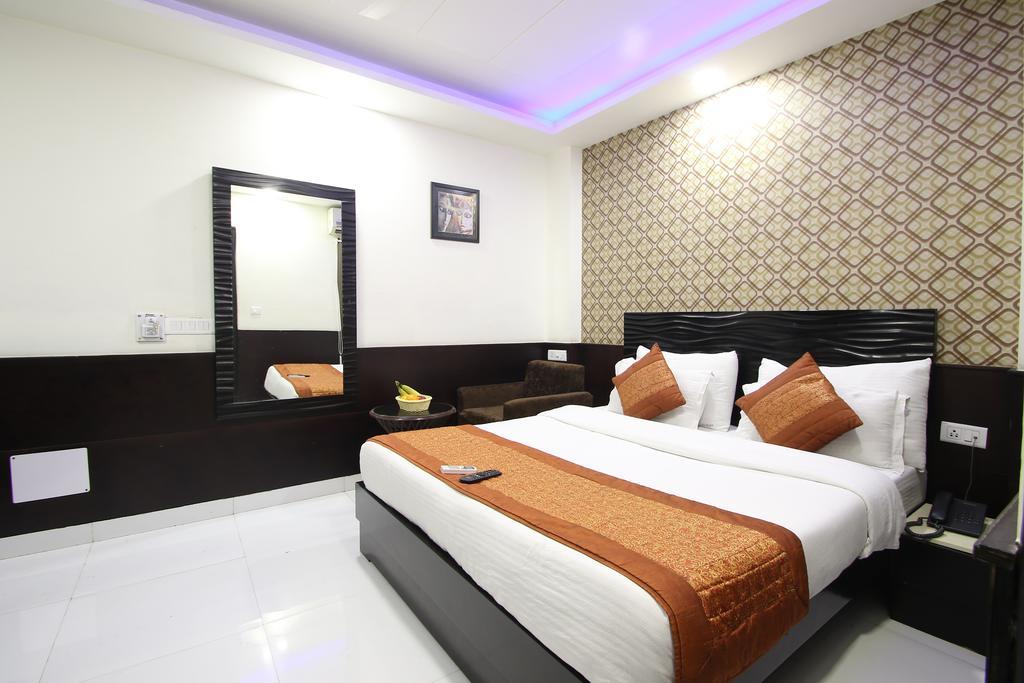 Hotel Hill Palace -Near Karol Bagh Metro Station Delhi  Eksteriør billede