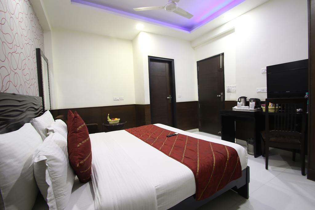 Hotel Hill Palace -Near Karol Bagh Metro Station Delhi  Eksteriør billede