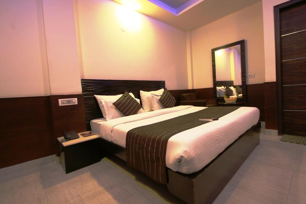 Hotel Hill Palace -Near Karol Bagh Metro Station Delhi  Eksteriør billede